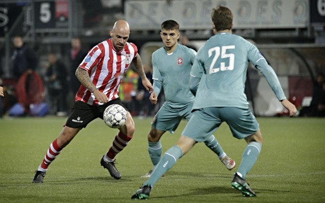 使得两队战 使得两队战